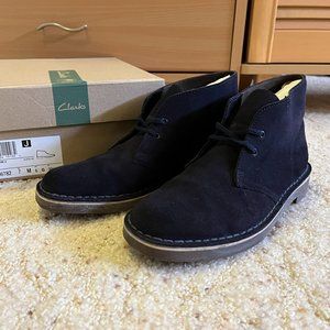 Clarks Bushacre 2 II Chukka Desert Boots in Navy Suede